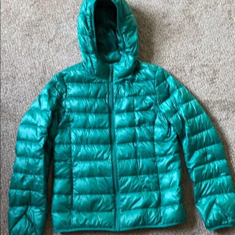 Uniqlo Puffer Jacket with Hood.